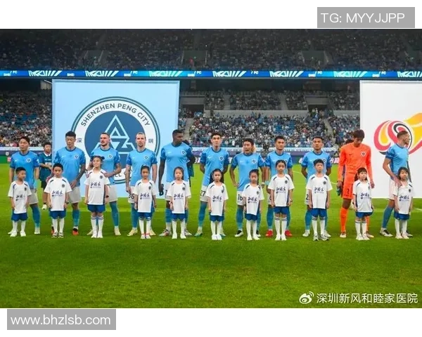 与足球明星合照剪辑分享你的足球梦想与偶像的亲密瞬间