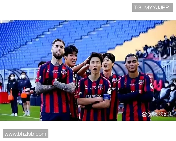 足球明星与俱乐部队友的默契配合与精彩瞬间回顾 足球明星与俱乐部队友的默契配合与精彩瞬间回顾