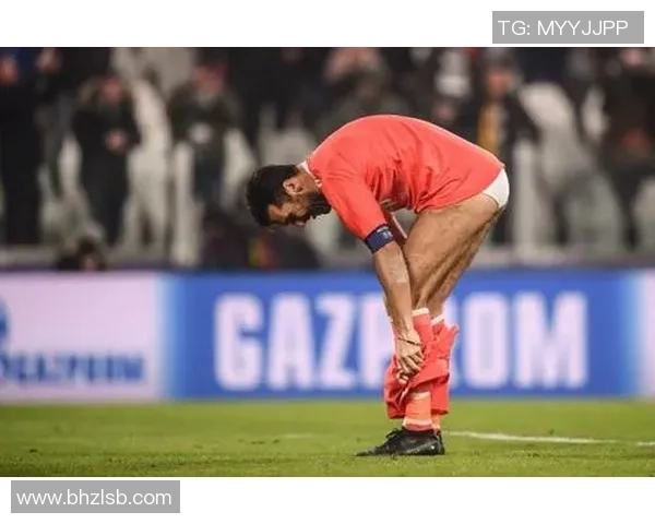 足球明星光屁股事件引发热议背后的真相与公众反应解析 足球明星光屁股事件引发热议背后的真相与公众反应解析